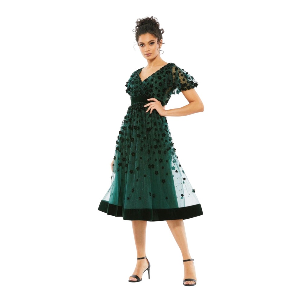 Mac Duggal 67854 Embellished
Butterfly Sleeve Velvet Hem Midi Dress Emerald Sz 4